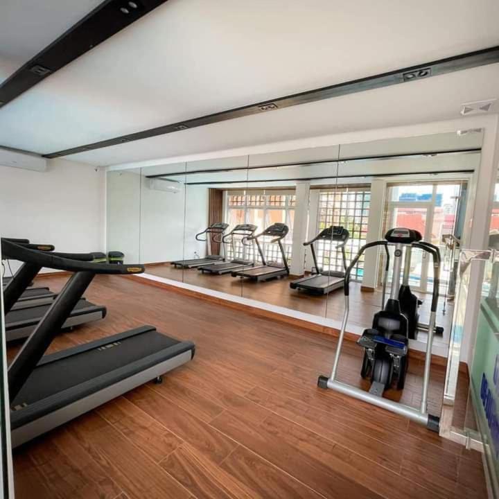 פנום פן Hamptons Apartments מראה חיצוני תמונה